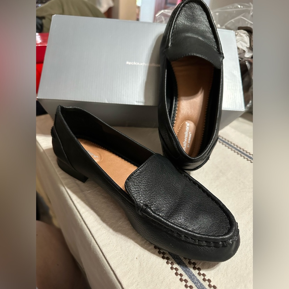 #36 - Cloudwalkers  - Women's Classic Black Loafers “Gates” - 9 W - Like New
